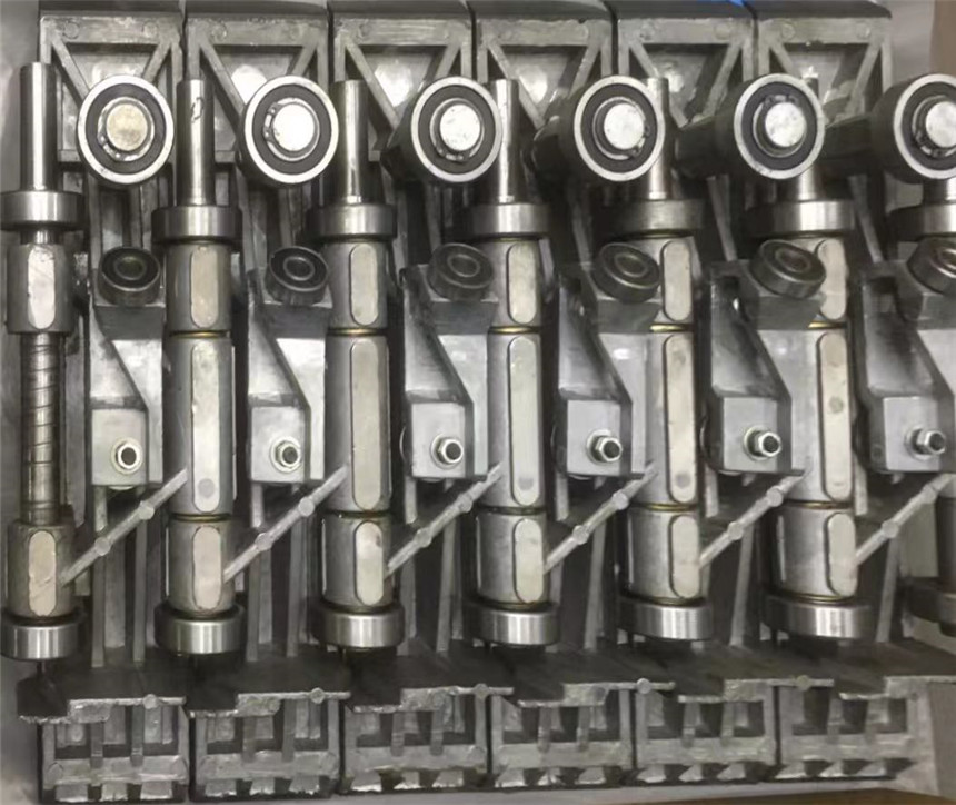 博文軸承機夾板